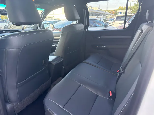 Toyota Hilux Double Cab.-Pick-up 2.8 D-4D 204 Invincible