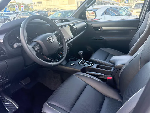Toyota Hilux Double Cab.-Pick-up 2.8 D-4D 204 Invincible