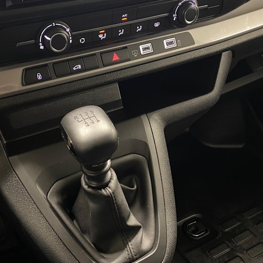 Vehicle image OPEL VIVARO