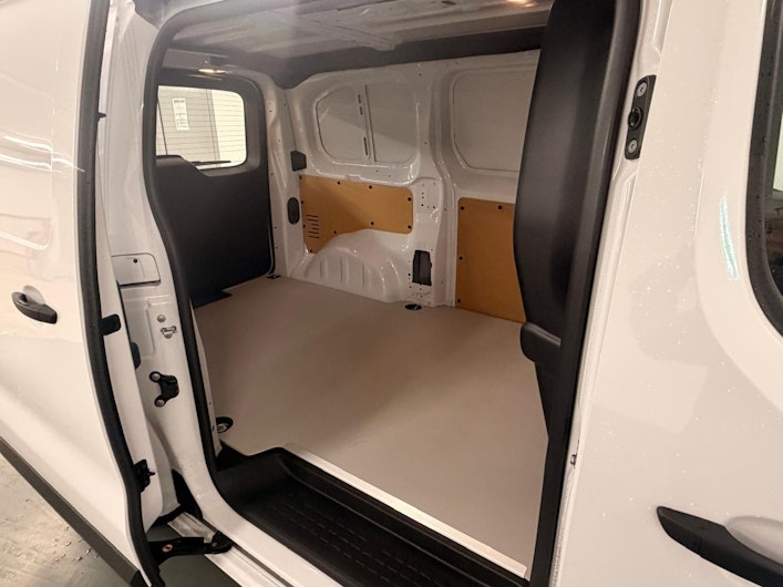 Vehicle image OPEL VIVARO