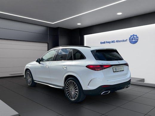 MERCEDES-BENZ GLC 220 d AMG Line 4matic 3