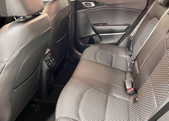 Vehicle image 13 Vehicle image 13