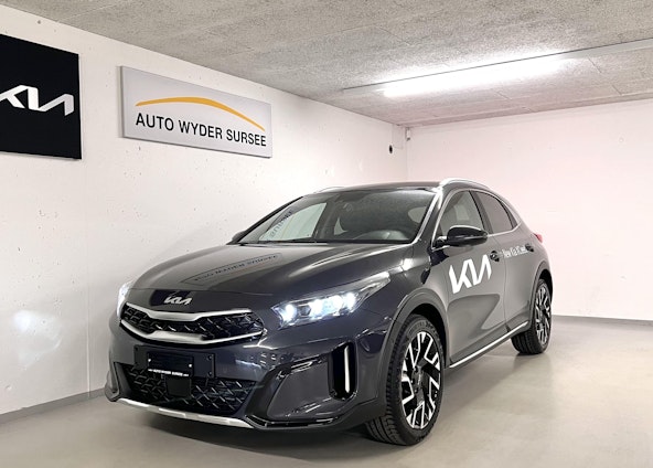 First vehicle image First vehicle image