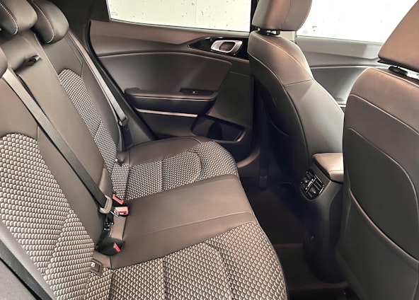 Vehicle image 14 Vehicle image 14