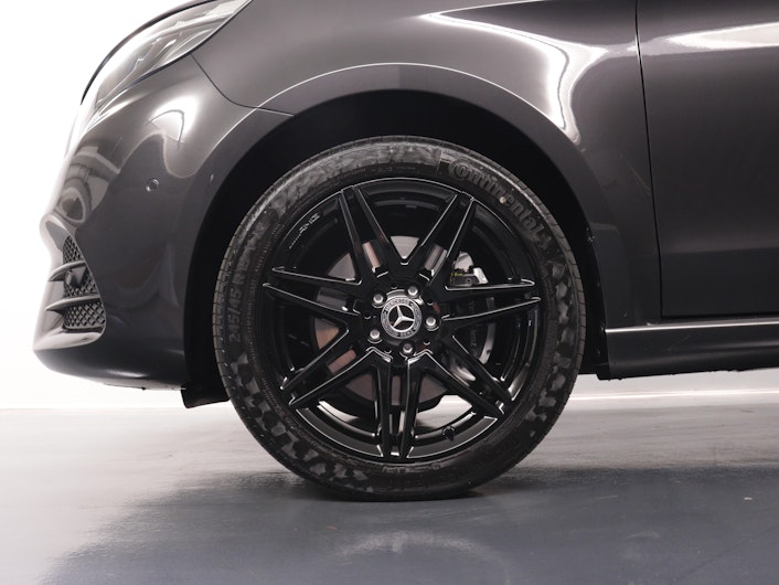 Vehicle image MERCEDES-BENZ V-CLASS