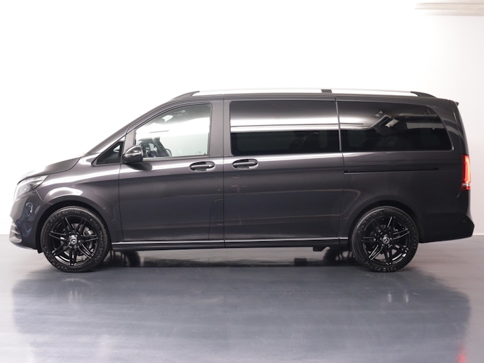 Vehicle image MERCEDES-BENZ V-CLASS