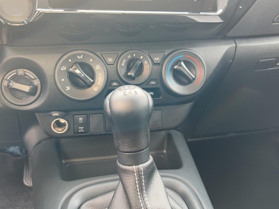 Vehicle image 13 Vehicle image 13