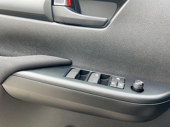 Vehicle image 27 Vehicle image 27