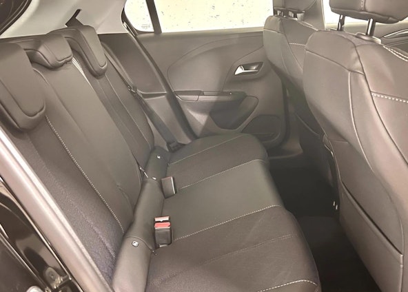 Vehicle image 14 Vehicle image 14