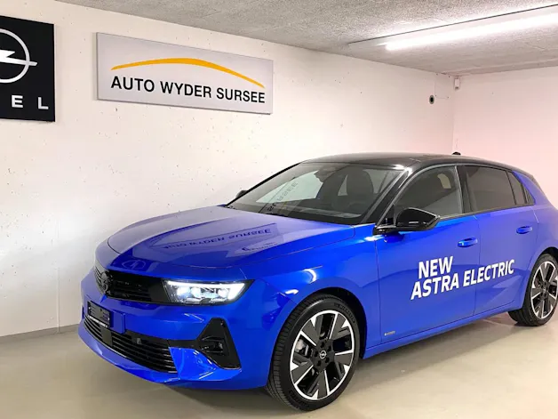 Opel Astra-e Swiss Plus