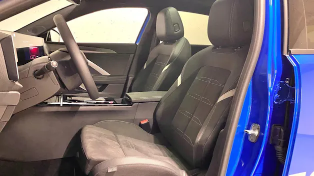 Opel Astra-e Swiss Plus