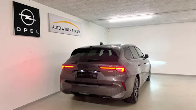 Opel Astra Sports Tourer 1.6 T PHEV 180 Swiss Plus
