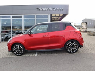 Vehicle image SUZUKI SWIFT 0