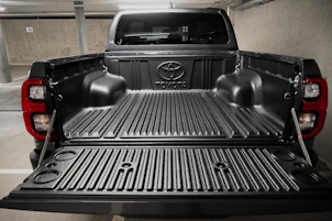 Fahrzeugbild TOYOTA Hilux Double Cab.-Pick-up 2.8 D-4D 204 Invincible MHEV