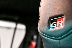 Vehicle image TOYOTA Hilux Double Cab.-Pick-up 2.8 D-4D 230 GR Sport II