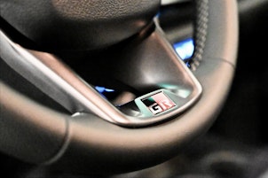 Vehicle image TOYOTA Hilux Double Cab.-Pick-up 2.8 D-4D 230 GR Sport II