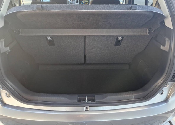 Vehicle image 4 Vehicle image 4