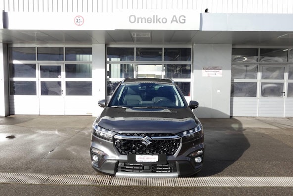 First vehicle image
