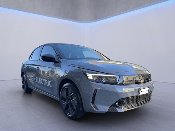 First vehicle image