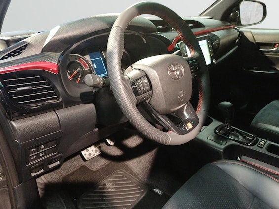 Vehicle image 6