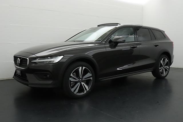 VOLVO V60 Cross Country 2.0 B5 Ultimate AWD: Jetzt Probefahrt buchen!