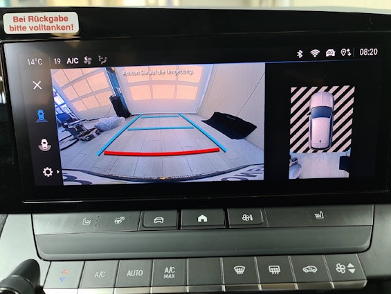 Vehicle image 14 Vehicle image 14