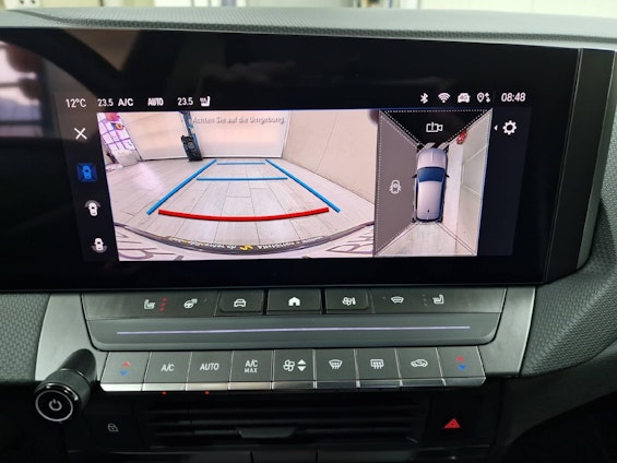 Vehicle image 13 Vehicle image 13