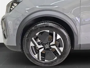 Peugeot E-2008 GT