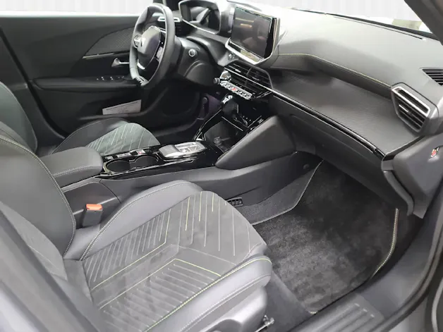 Peugeot E-2008 GT