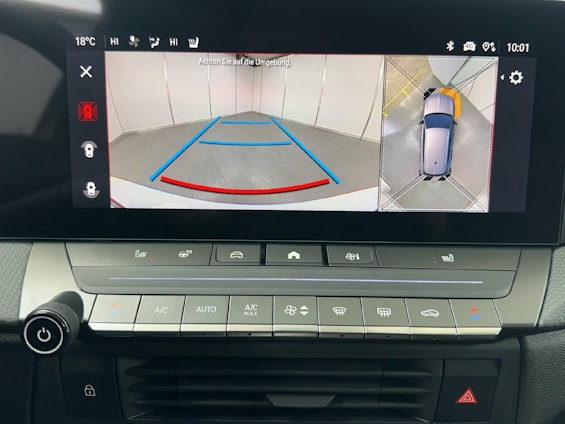 Vehicle image 9 Vehicle image 9