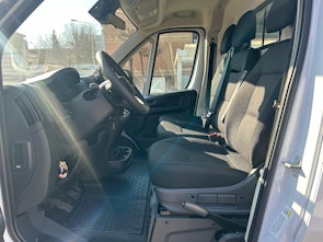 Vehicle image CITROEN Jumper Kaw. 33 L2H2 2.2 BlueHDi 140 S/S