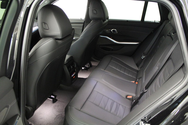 Vehicle image BMW 3 SERIES