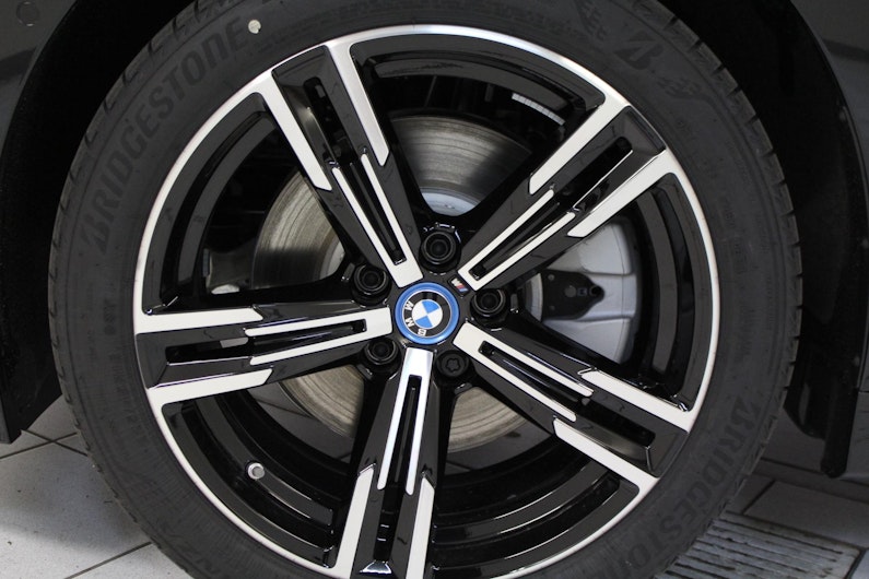 Vehicle image BMW 3 SERIES