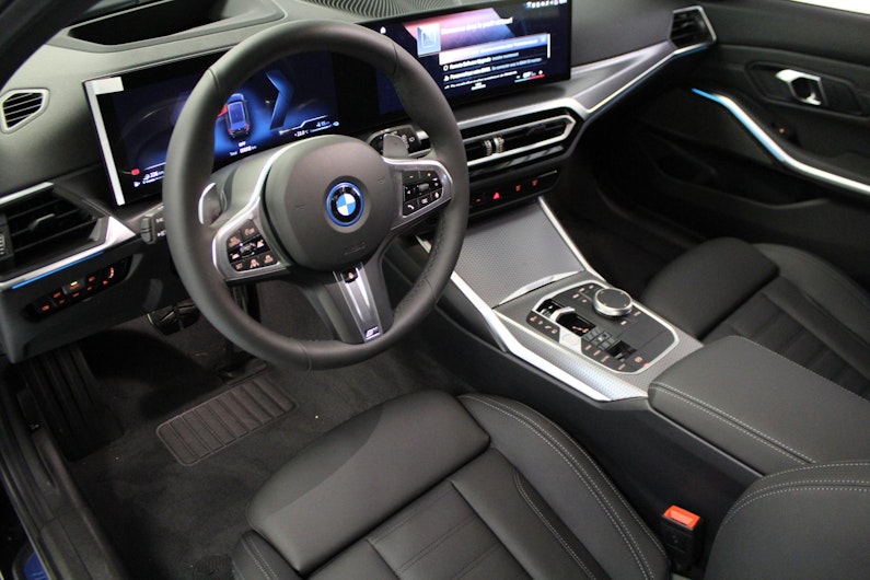 Vehicle image BMW 3 SERIES