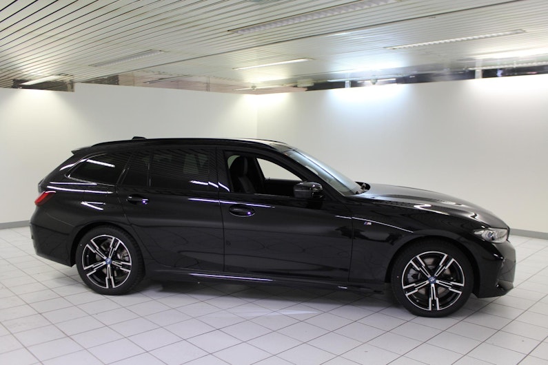 Vehicle image BMW 3 SERIES