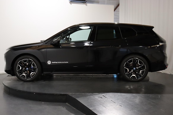 BMW iX M60 2