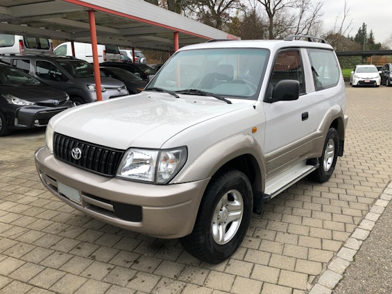 First vehicle image