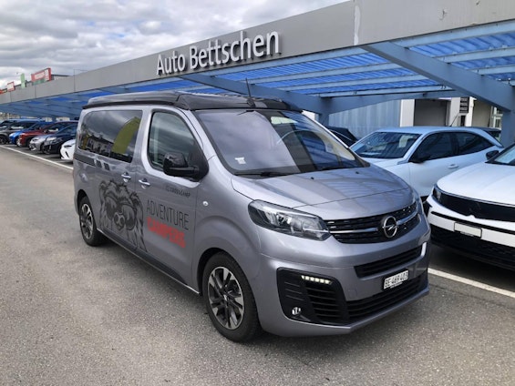 First vehicle image