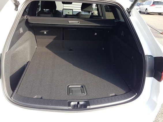 Vehicle image 13 Vehicle image 13