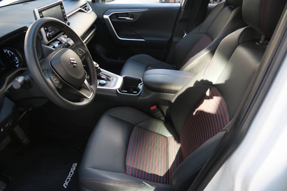 Vehicle image 19