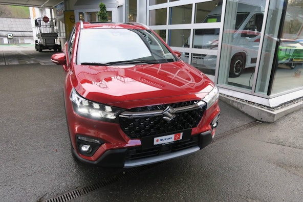 First vehicle image