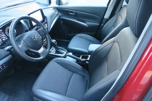 Suzuki S-Cross 1.5 Compact Top Hybrid 4x4