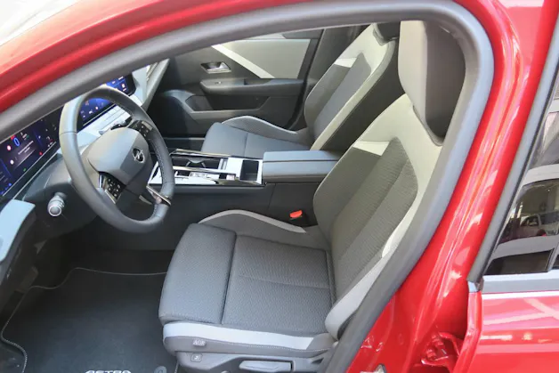 Opel Astra 1.6 T PHEV 180 Swiss