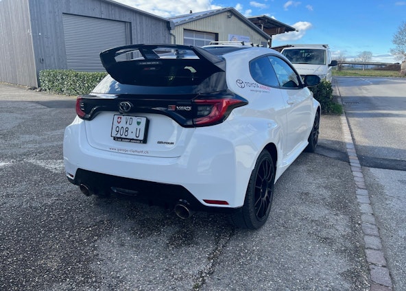 Vehicle image 4 Vehicle image 4