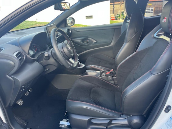 Vehicle image 6 Vehicle image 6