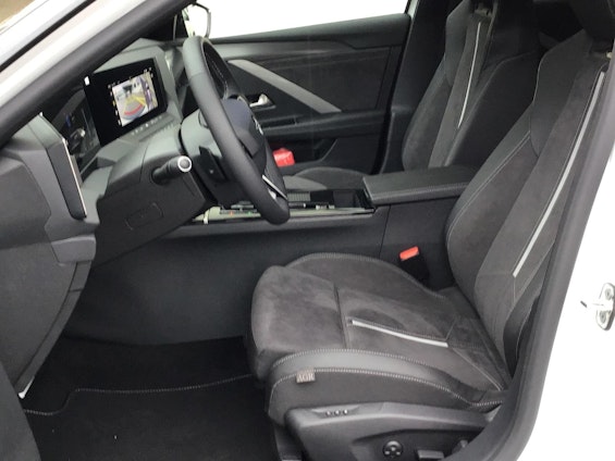 Vehicle image 3 Vehicle image 3