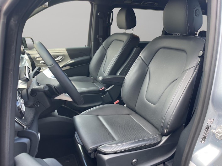 Vehicle image MERCEDES-BENZ V-CLASS