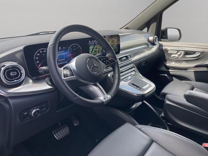 Vehicle image MERCEDES-BENZ V-CLASS