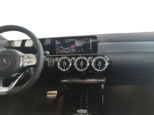Mercedes-Benz CLA 200 AMG Line Shooting Brake