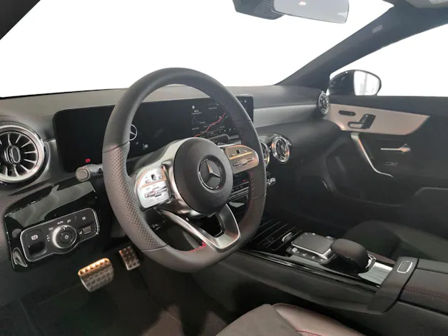 Mercedes-Benz CLA 200 AMG Line Shooting Brake